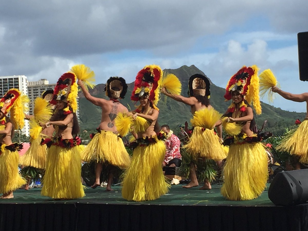 grillinwt's tweet image. Diversity Reception underway at the Royal Hawaiian. Live music, cold beverages and Diamond Head views at the beach #cpcu16