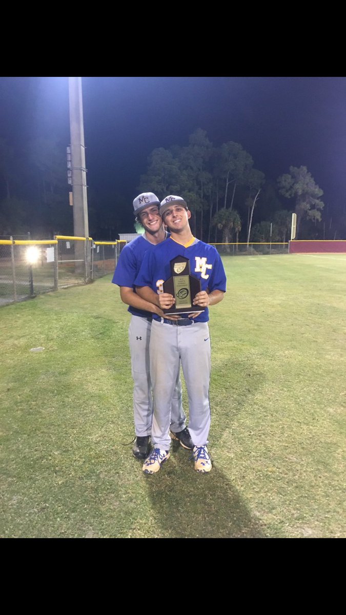 _Pflugs_'s tweet image. When you're best friend and you glo way up