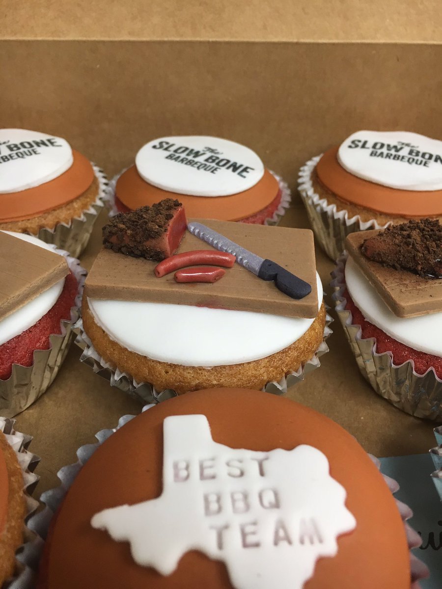 These cupcakes made for <a href="/TheSlowBone/">The Slow Bone</a> are awesome! Love the detail.