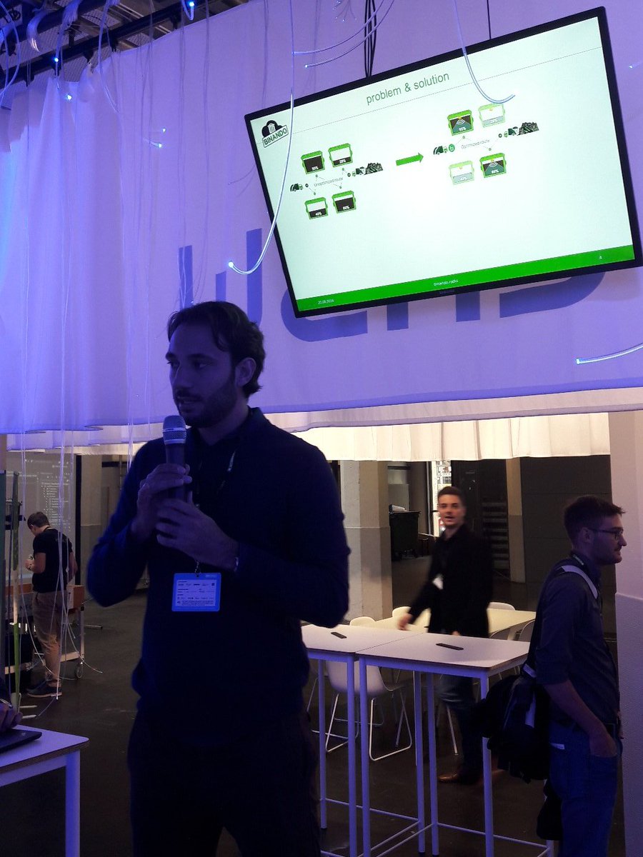 WolfgangKraus's tweet photo. #CODE_n 1. Pitch ;) #binando https://t.co/MKSHt68NEm