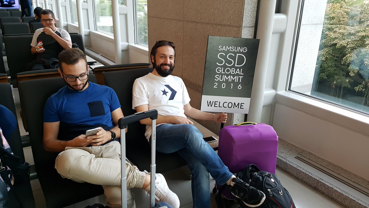 FjonaCakalli's tweet photo. Appena atterrati a #Seoul 🇰🇷 Ci stanno facendo fare delle robe imbarazzanti 😁
#Samsung #SSDglobalsummit https://t.co/MQqUuT1N01