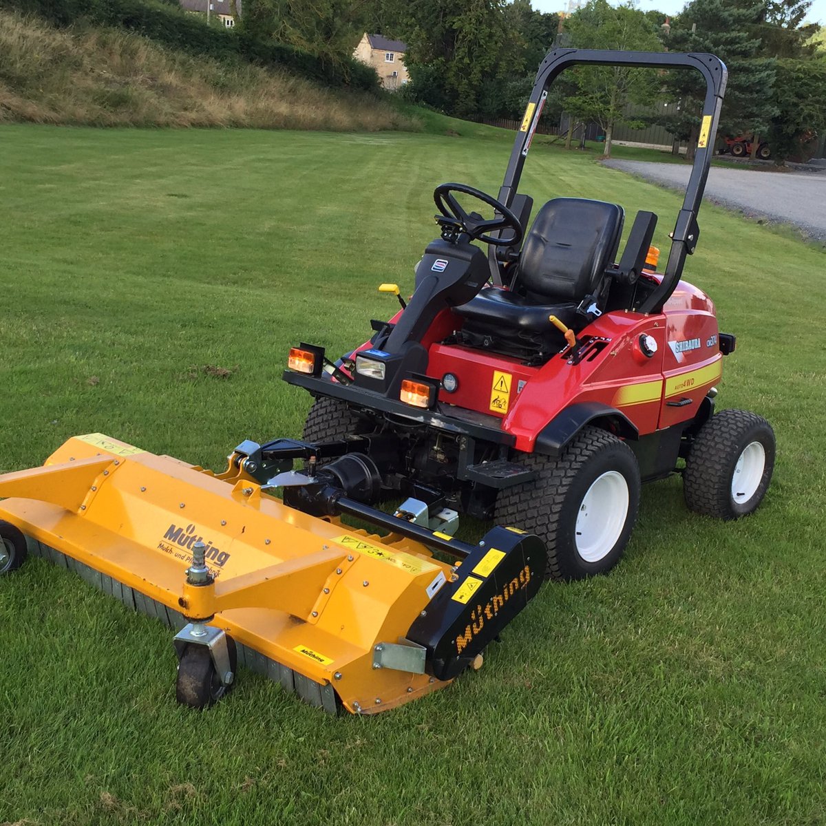FTMachinery's tweet photo. Shibaura CM374 out front mower fitted with a Muthing flail. 2077 hrs #secondlifemachine https://t.co/6QsTPPsHVH £10,995.00 plus vat https://t.co/Oa5usRHtpE