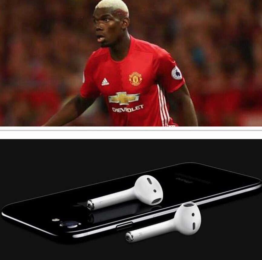 UpTheStakes's tweet photo. One is pointless, overpriced &amp; guaranteed to go missing.

The other is the new Apple Wireless Ear plugs https://t.co/0TJmKI0xG5
