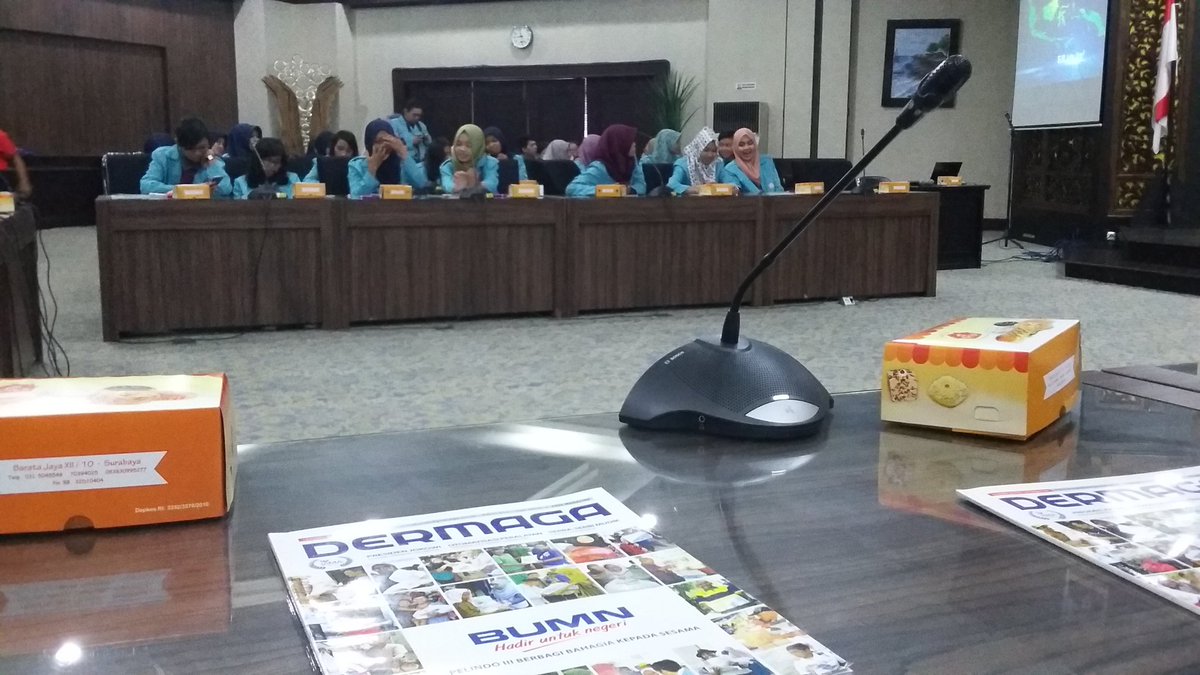 innajolie's tweet photo. Kunjungan Belajar Mahasiswa D3 Perpustakaan Universitas Negeri Sebelas Maret surakarta di  @pelindo3 https://t.co/1QvaahZdfO