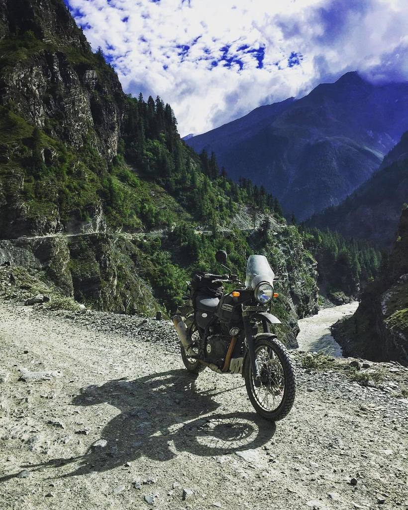 The roads are hewn from rock and the views are outta the world. Pangi Valley has been blowing our mind for the last…