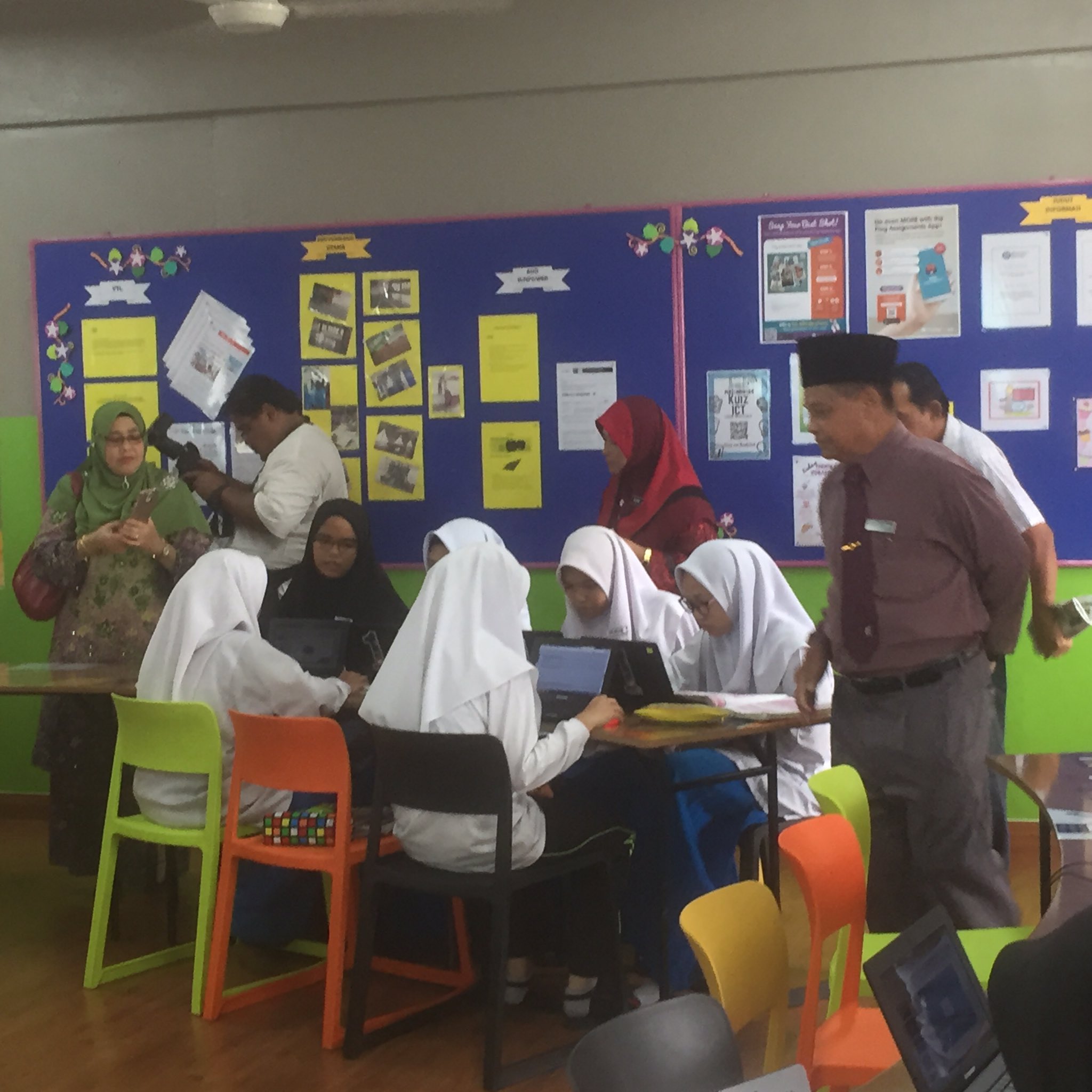 Kathleen Chew On Twitter Thank You Auo Sunpower For Partnering With Us On Our Latest Frog Classroom At Smk Dato Dol Said Frogclassroom Https T Co Tx9qrwctsb Twitter