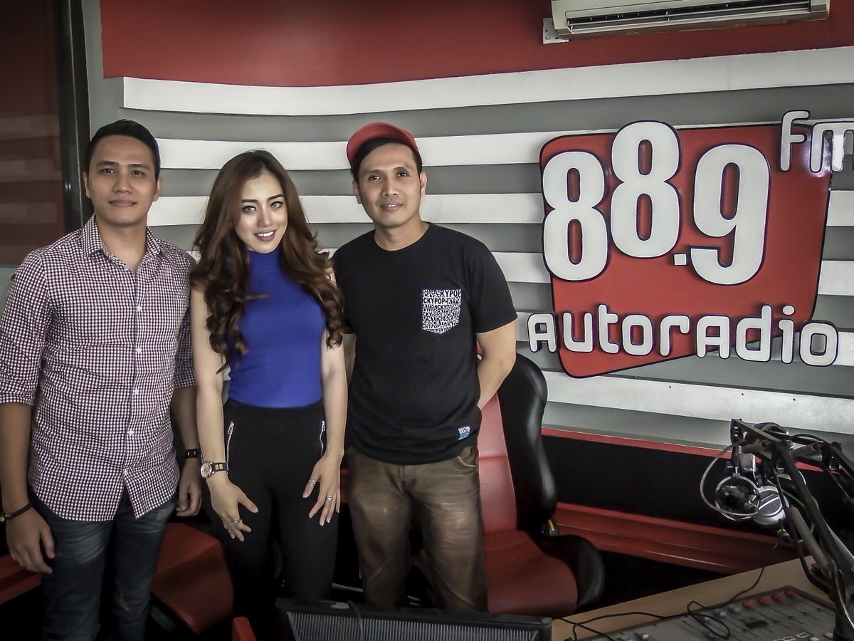 terima kasih <a href="/MicAmanda_id/">Michelle Amanda</a> sdh mampir ke <a href="/autoradio889fm/">Auto Radio 88,9 FM</a>