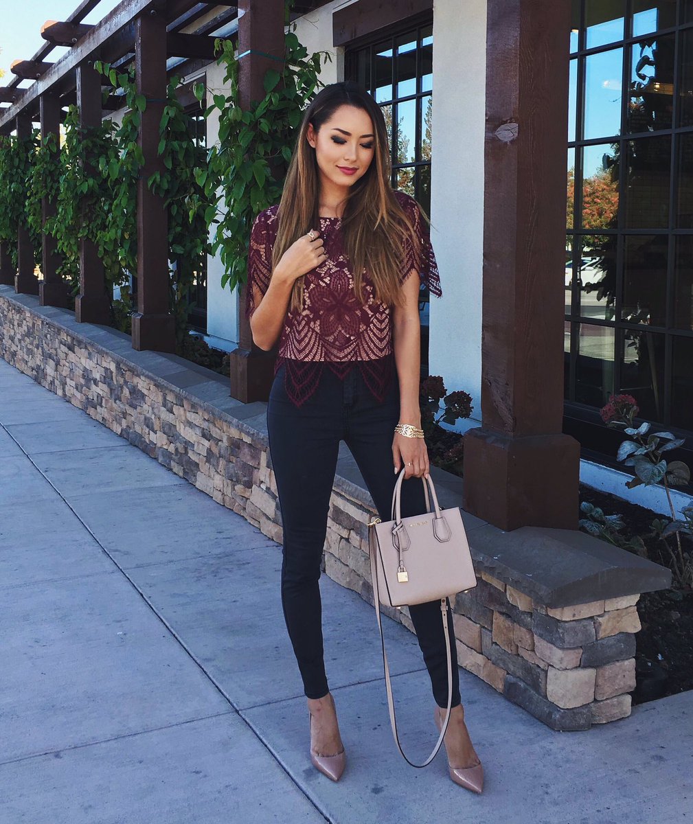 hapatime's tweet photo. Pretty pieces like this lacy @Express top make me excited for the beauty of fall #ExpressPartner #ExpressLife https://t.co/4jcWzA6Vom