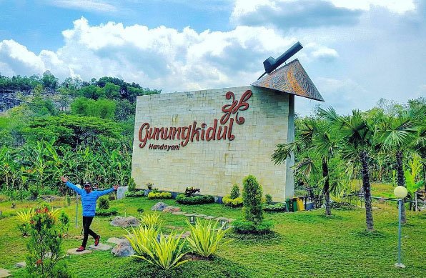 JogjaToday's tweet photo. Mencoba ke Gunungkidul melalui jalur Klaten, biar dapat suasana baru.
Gapura Selamat Datang Gunungkidul, Ngawen
>> https://t.co/NZ4HjiGIjy https://t.co/Dl4tCbqWx9