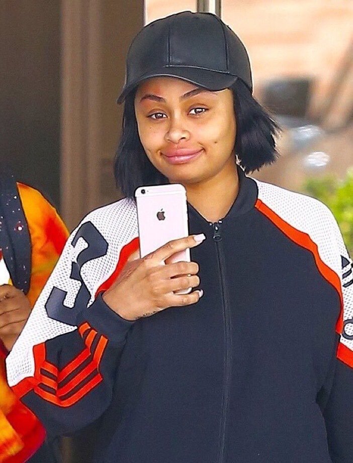 FunnyPicsDepot's tweet photo. Me telling someone we can hangout n already thinking of the lie ima tell them to say i cant go https://t.co/FU234bFqtr