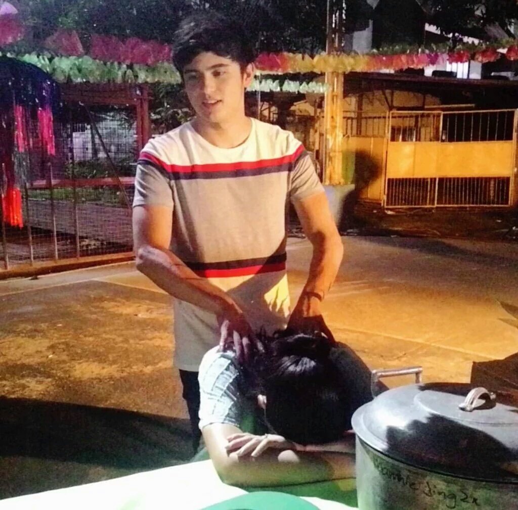sarangBTSssi's tweet photo. Always concern with each other... 

#TIMYConcerned https://t.co/GbPrA9G7CB