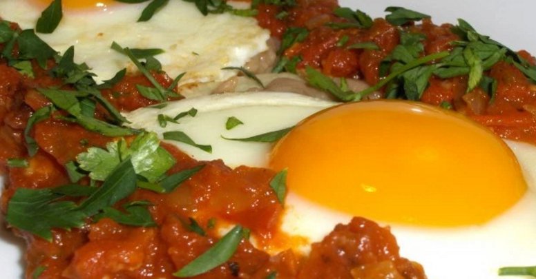 KanKunSauce's tweet photo. Somedays, you wake up and nothing less than a #HuevosRancheros will do. Right, #CookMexican https://t.co/3LCMTyHoLD https://t.co/GKKz5wlP1a
