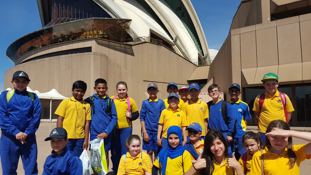 5M_MissMaine's tweet photo. An excursion to the @SydOperaHouse provides so many opportunities for ss! #JumpFirstAskLater #learningexperiences https://t.co/sLYudW92nW