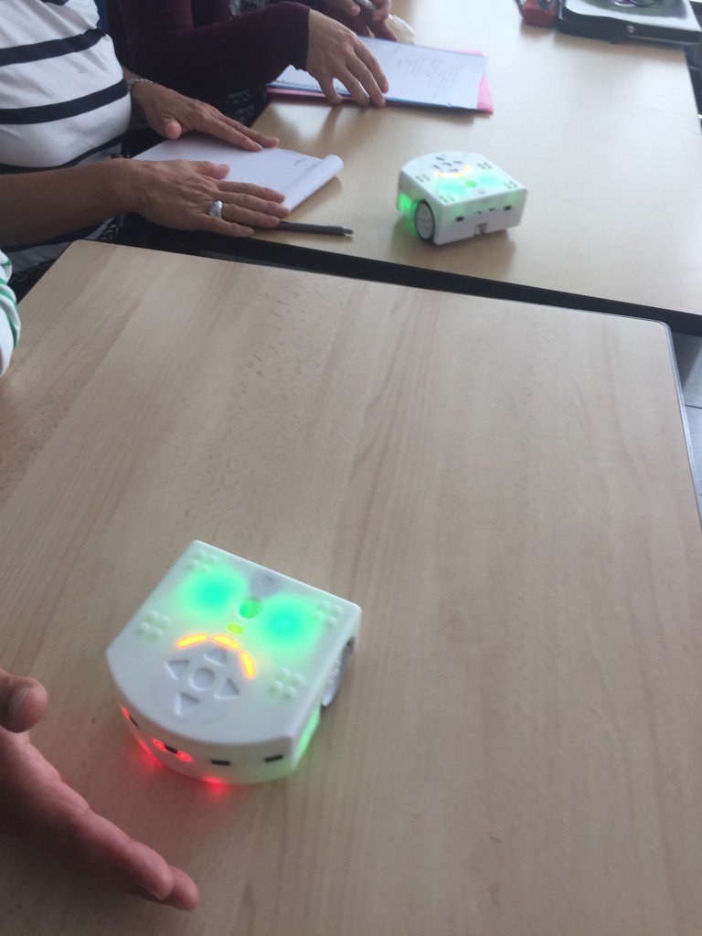 Marikcosson74's tweet photo. J2 formation Thymio avec #inirobot. Pour les 12 enseignants Acte 2. #robotevian https://t.co/Kyo7ckY1FW
