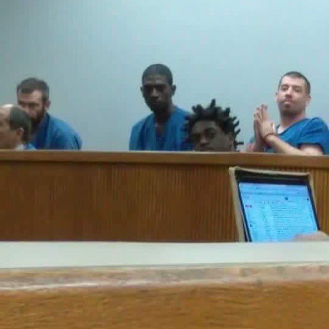 Hold_deez_Bois's tweet photo. #FreeSmoke #Free @KodakBlack1k #TheseCrackersPlayingADirtyGame #FortPierceFl #LooseCounty https://t.co/FhCcKeckpJ