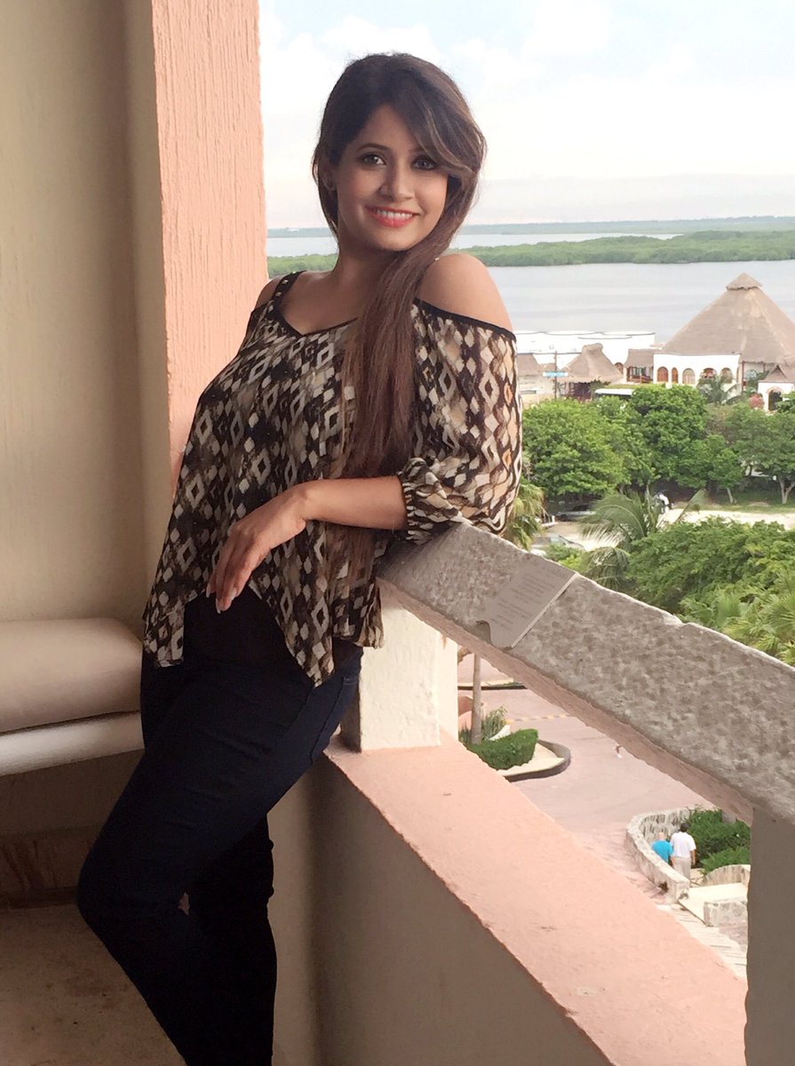 miss pooja de gaane