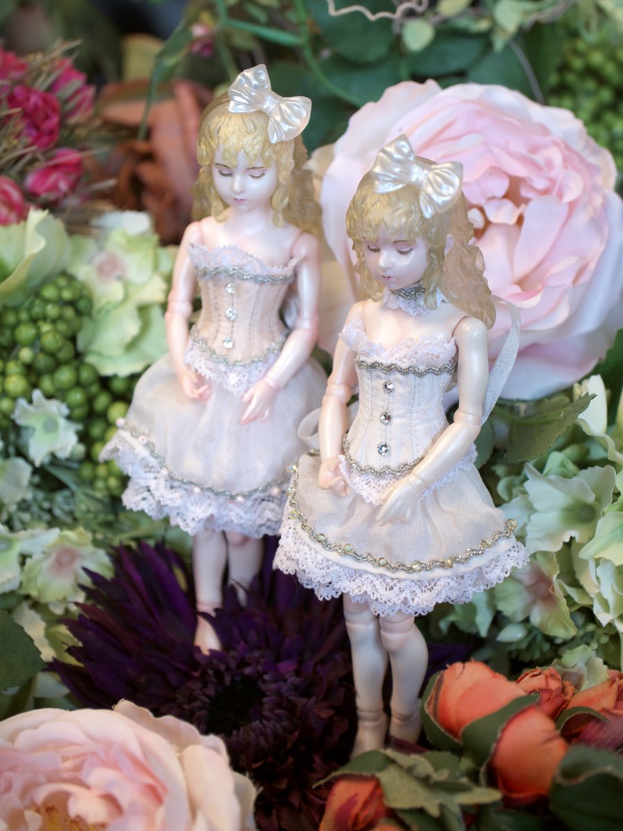 Koitsukihime 恋月姫 写真集 人形月 フィギュア 付き特装版が在庫わずかとなりました 発売から長い間 たくさんの方にお手にとっていただきましたこと 深く御礼申し上げます 付属のフィギュア用に新しいドレスも制作中ですので ぜひお楽しみに Koitsukihime 恋月姫 写真集 人形月 フィギュア 付き特装版が在庫わずかとなりました 発売から長い間 たくさんの方にお手にとっていただきましたこと 深く御礼申し上げます 付属のフィギュア用に新しいドレスも制作中ですので ぜひお楽しみに
