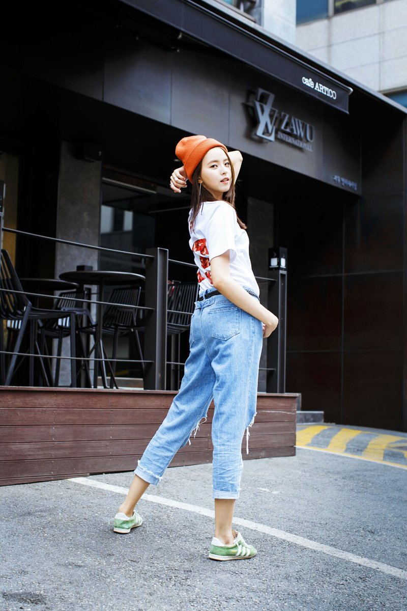 idotshirt's tweet photo. Wear #idotshirt for your Friday night out like how #koreanmodel @every_nue does it 😍 https://t.co/7v4vaSgBqr
Photo @jo_on_na @koreanmodel https://t.co/SsqfA37erJ