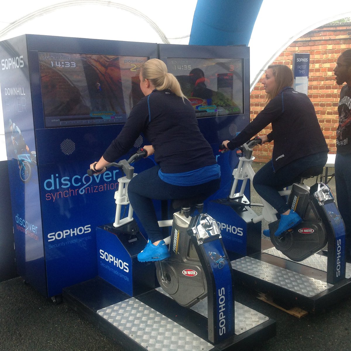 fkeys's tweet photo. 1st Race of the day #sophosskate event @ADMComputing in Canterbury with #fkeys https://t.co/o8MXOXiB8M
