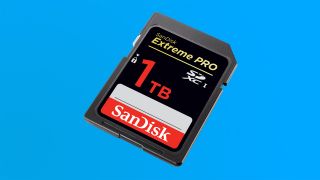 GeekJournalNews's tweet photo. Photokina 2016: SanDisk unveils the world's first 1TB SD card https://t.co/BLdypT7CMB #card #sandisk #photokina https://t.co/IHtJT3QauB