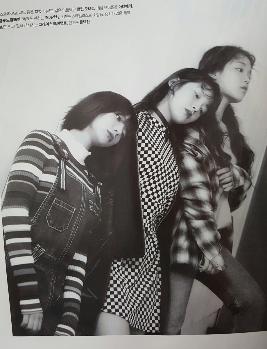 aprilgirls420's tweet photo. 나일론 10월호😢 나머지는 구입후에 보시는걸로😭😭😭😭...(?) https://t.co/LIqZdn9uro