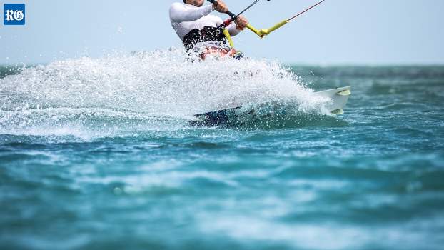 graykite_surf's tweet photo. Big thanks to @TheRoyalGazette for this great piece on #Graykite :D #kitesurfing #kitesurf https://t.co/wzg9UqIcpe https://t.co/71VeNaP6Q4