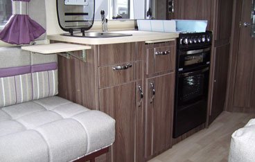 SimpsonsMCC's tweet photo. #DealofWeek New Peugeot Auto-Sleeper Broadway FB #Motorhome NOW £54,995OTR Call 01493 809815 https://t.co/WdXYXoaBl7 https://t.co/B9eRScmXzK
