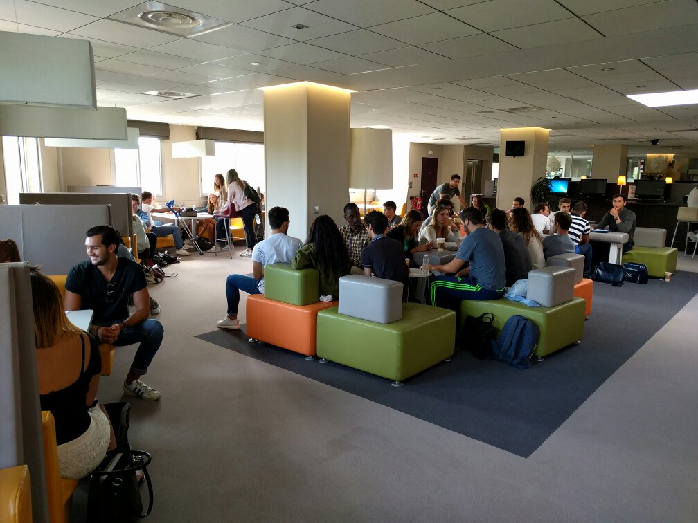 GuillaumeLaurie's tweet photo. Expérimentation #AppreciativeInquiry pour 130 étudiants à @kedgebsMRS avec @ol_gon https://t.co/bmQKbraVFE