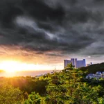 台風が上陸をした後の和歌山の空が、この世の終わりみたいになってる!