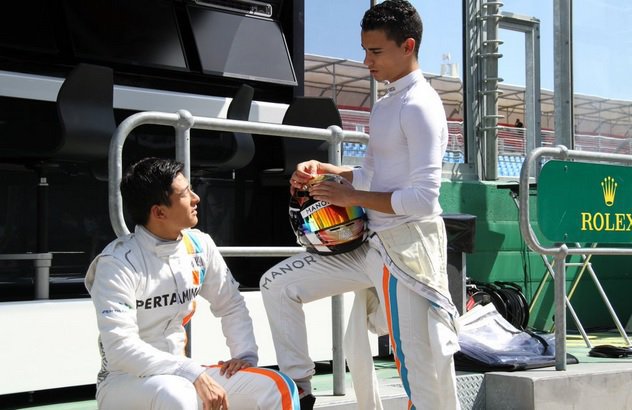 zizipermata78's tweet photo. Manor Baru Raih Satu Angka, di Marina Bay Wehrlein Bangga Bisa Ungguli Ericsson https://t.co/gQul3rUUms https://t.co/c4A3uIpjYz