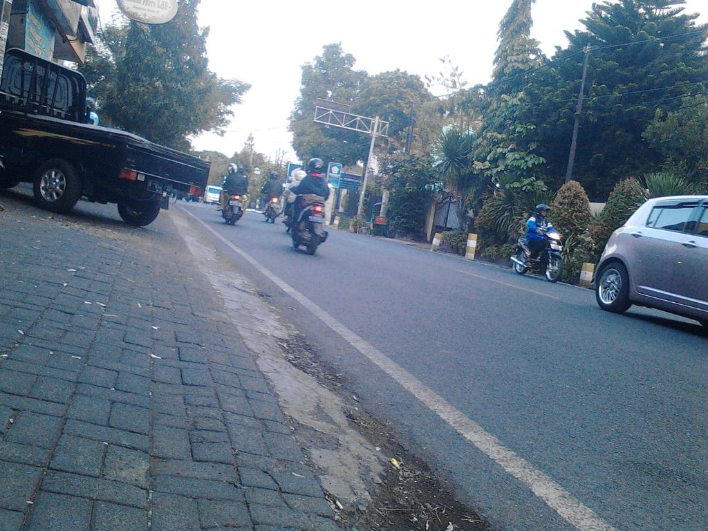 RyanAdityaBH's tweet photo. pukul 16:39 jl.wr supratman terpantau ramai lancar @official_itv  @Edunewsfm  #trafficmalang  , aditya bayu STT 4 https://t.co/gFlytIF0M8
