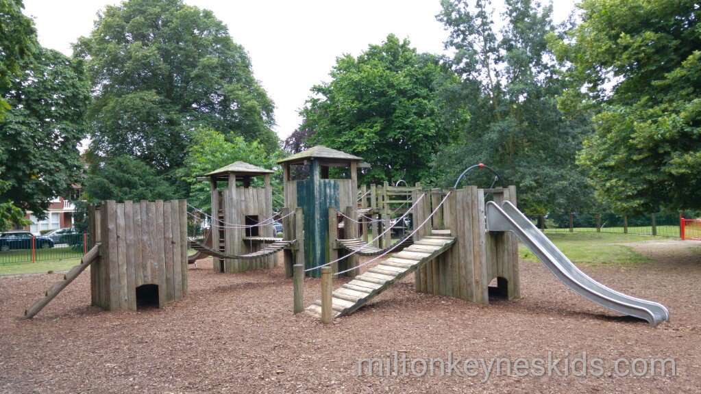 MiltonKeynesKid's tweet photo. Russell Park in Bedford is brilliant for kids. Lovely cafe &amp; free book library too https://t.co/HoI0mBayPr https://t.co/1PR5viDy4v
