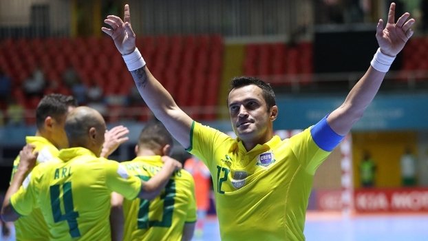 Após recorde, Falcão relembra quatro Copas e vê Mundial 2016 como 'passagem de bastão' es.pn/2cVIwna