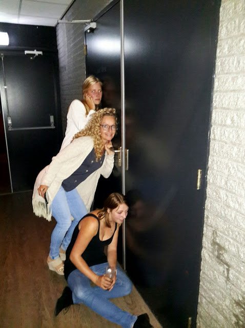 horizonmusical's tweet image. Stiekem meeluisteren tijdens de audities! #musicalchess #support