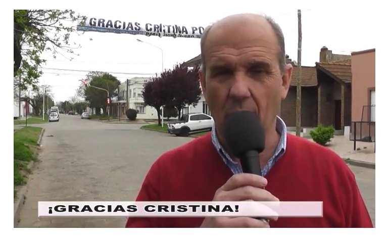 RadioDelPlata's tweet photo. [AHORA] "Me tratan de agresivo y patotero. Fui solo con prensa y puse un cartel, ¿cuál es la patota?" Zurro #MañanaSylvestre https://t.co/kDnaFZ534u