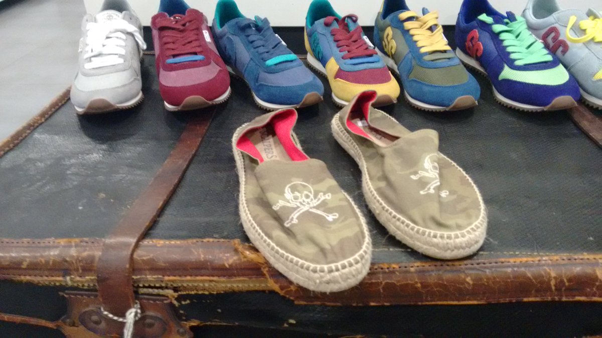burbujas_'s tweet photo. ¡La vida pirata es la vida mejor! 👞#Scalpers #Burbujas #ModaHombre #Murcia https://t.co/YLpmhs7Xcl