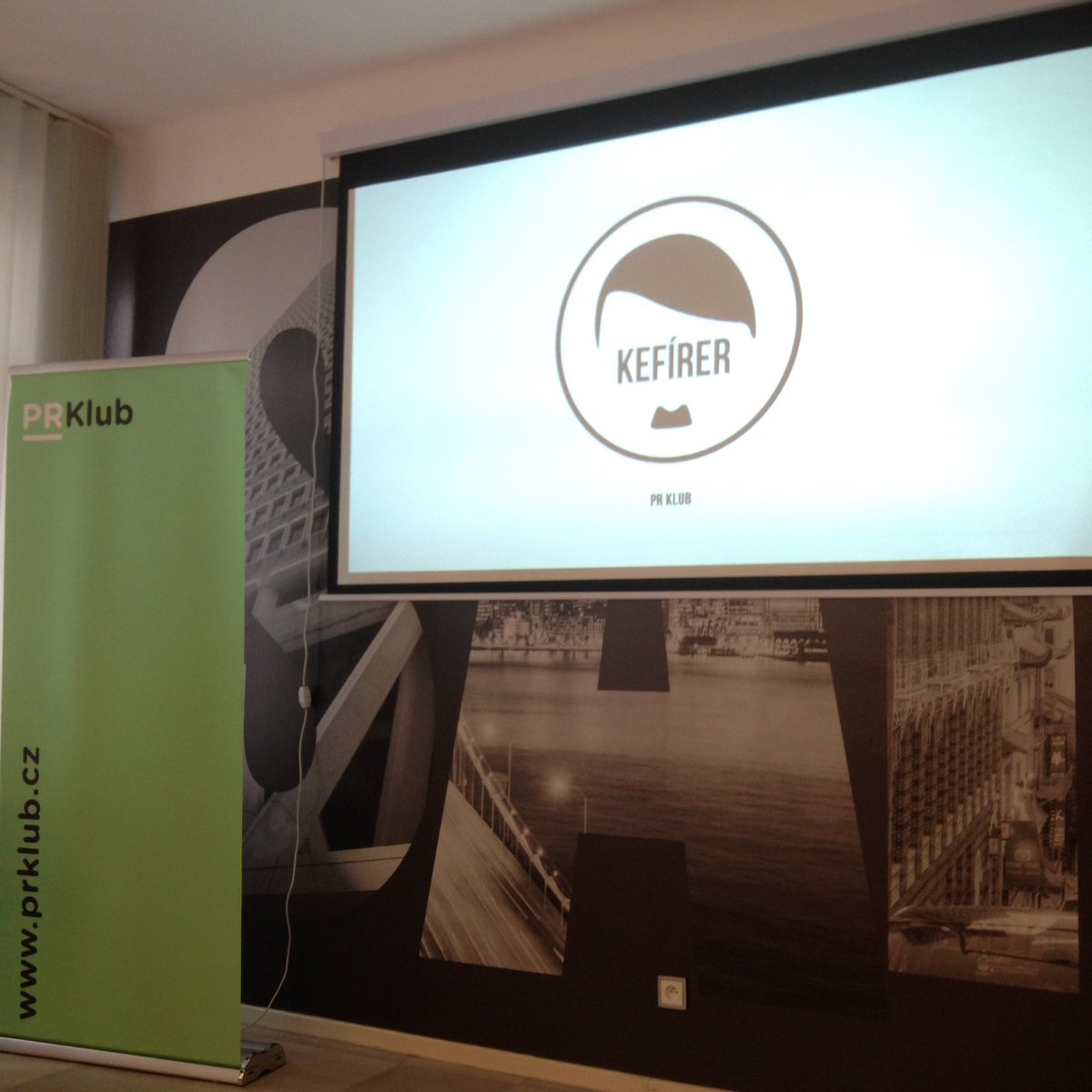 PetrLanger's tweet photo. Poslední přednáška na #PRsocial aneb na @PRKlub_Czech udeřil Kefírer. "Podařilo se nám vyhrát billboard. Co s ním? A tak vznikl #kefirer https://t.co/vTrnXGNxHX