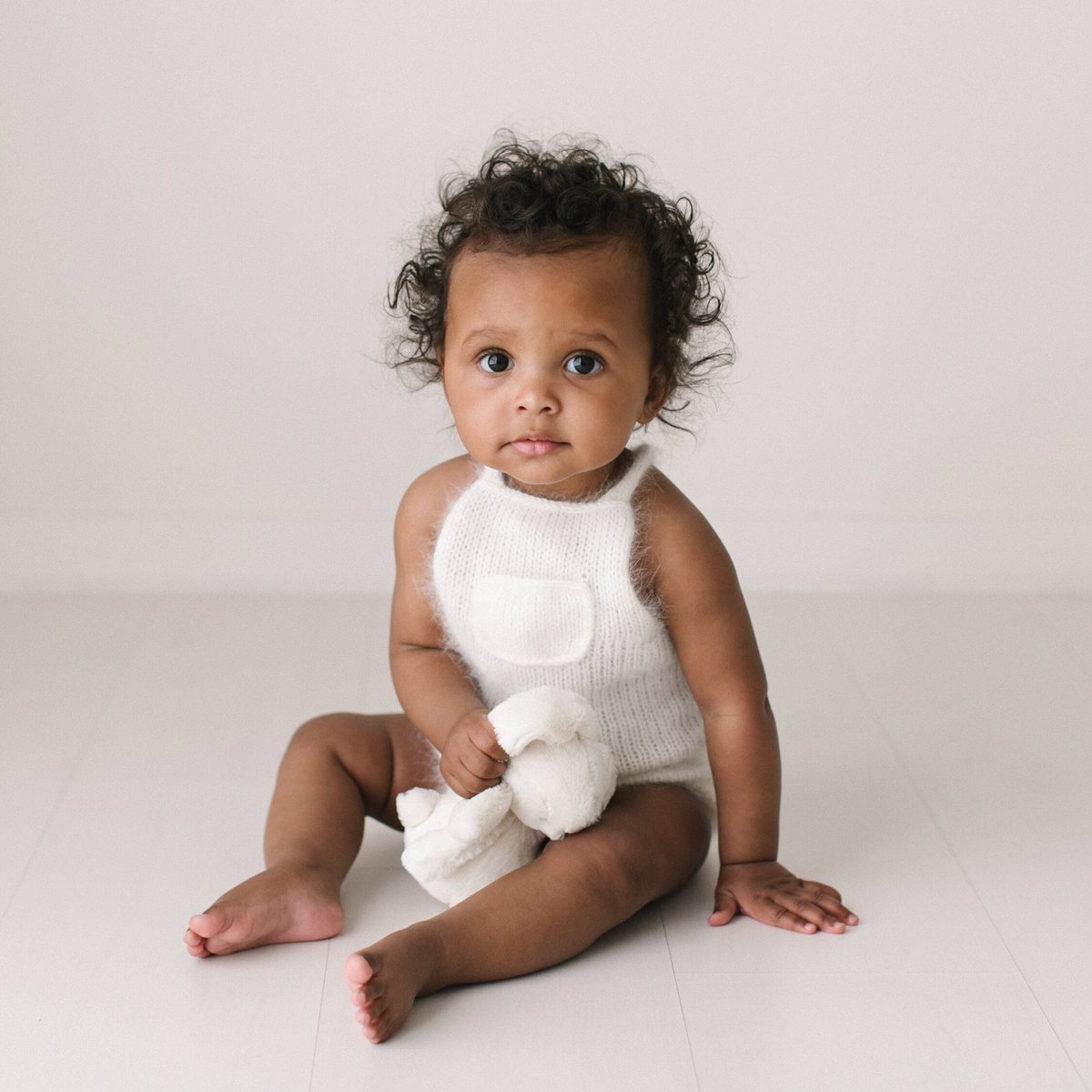 kristencook's tweet photo. It's always a good day when your little bestie comes back to play with you (@jamieandniks) #kristencookbaby #kristencook #babyphotography https://t.co/qUu7eOWnXn