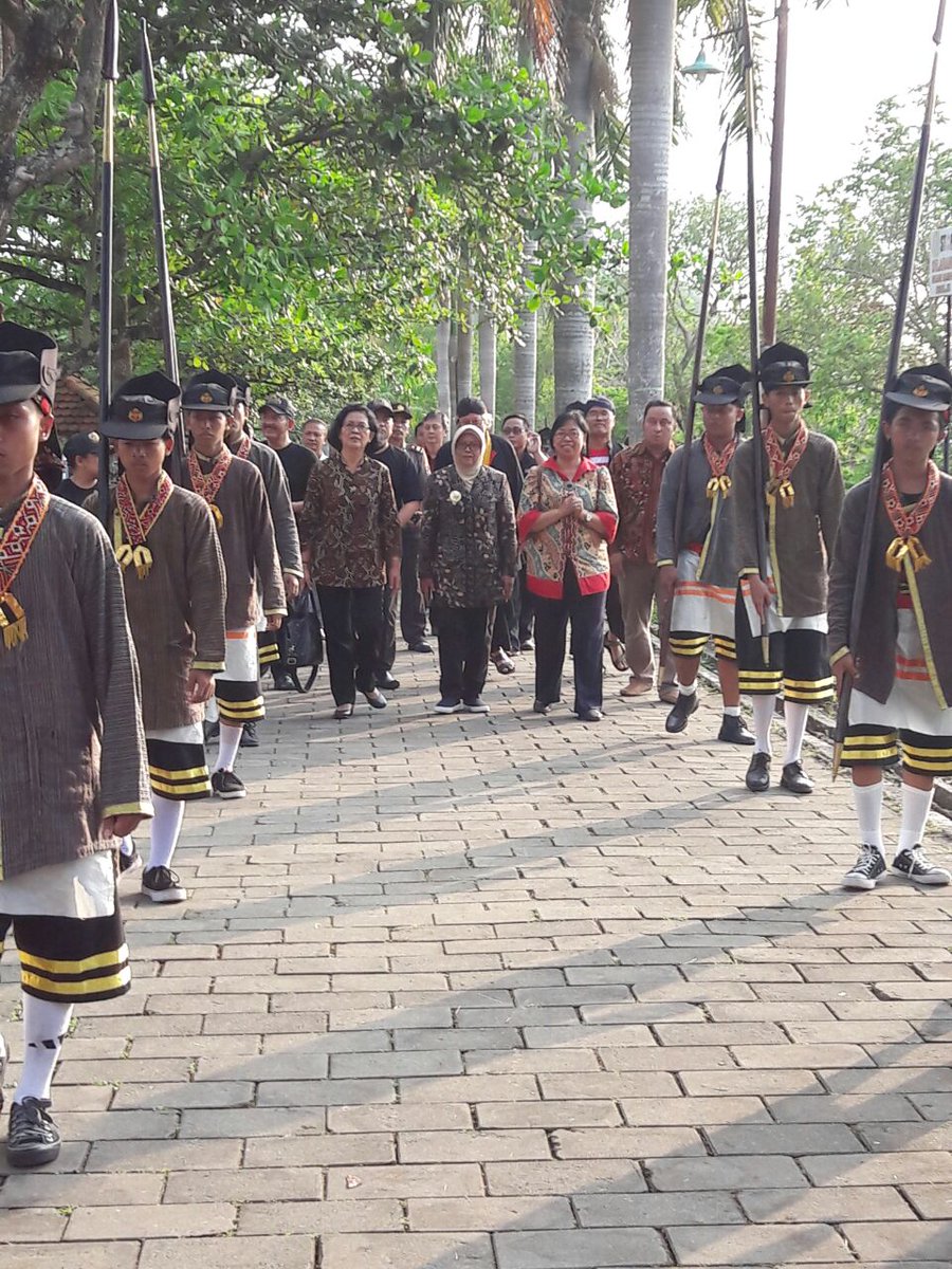 kulineryogya's tweet photo. Acara Festival Ratu Boko hari ini dibuka oleh Bu Wakil Bupati Sleman @Sri_Muslimatun #RatuBokoFestival https://t.co/kP7bIoDE5O