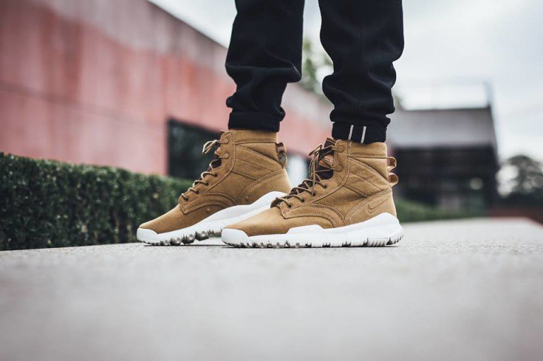 veel plezier Woordenlijst Omhoog gaan The Sole Supplier on Twitter: "These on foot shots of the Nike SFB Canvas  just f**ked up the base https://t.co/FEOP4d3dCT https://t.co/Tyud1Ub7lj" /  Twitter