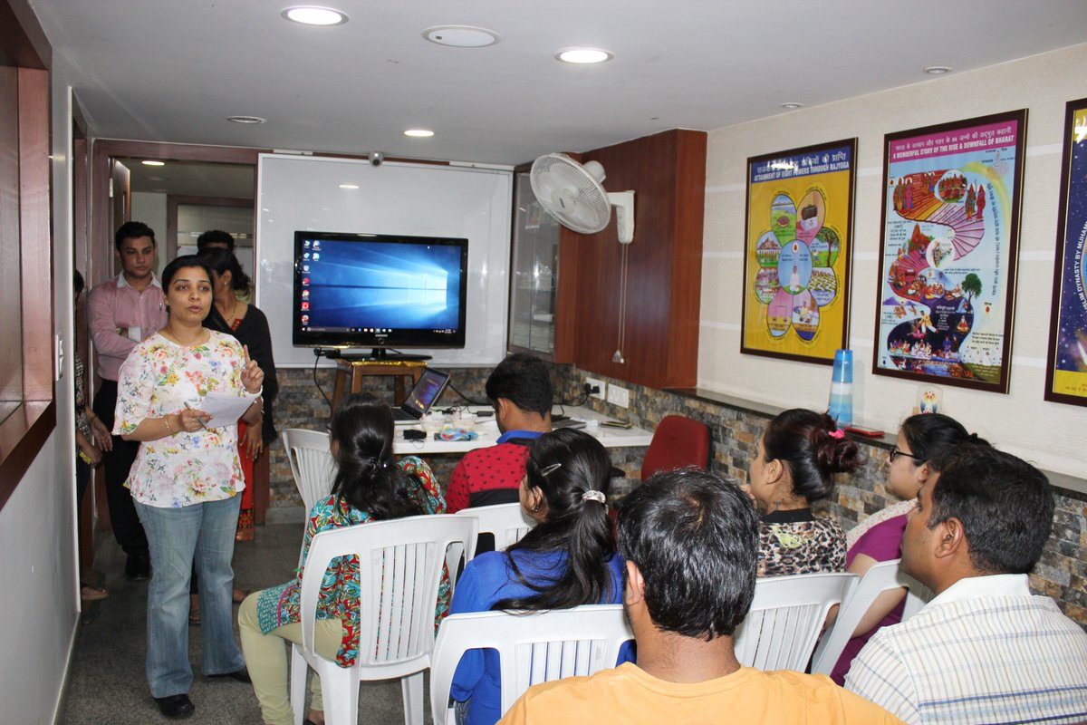 interactivebees's tweet photo. Interactive sessions at #InteractiveBees
#FunAtIbees #AgencyLife #advertising #events https://t.co/S0MUSRQYF2