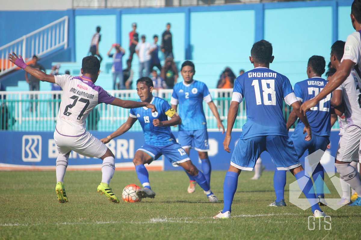 (1) <a href="/PSCS_Cilacap/">PSCS CILACAP</a> merupakan tim yang berhasil lolos ke babak 16 besar dengan status runner up di grup 3 #ISC2016