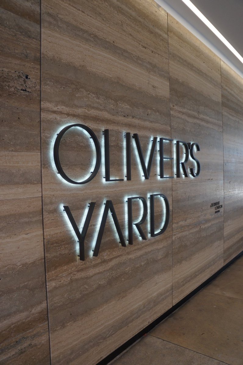 NiallRIngham's tweet photo. Will be live on @periscopetv broadcasting some tenant space in @derwentlondon #OliversYard tune in! @CBRE_London #CreativeLDN #CRE https://t.co/AZB1XLqJQ2