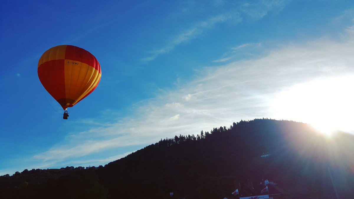 kerryhud83's tweet photo. #Llangollen #balloonfestival https://t.co/V8jHmIqFcx