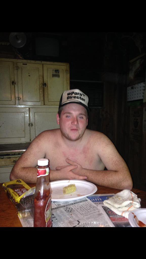 Ben93Romah's tweet image. Happy Birthday Yok 😈😈 5️⃣2️⃣🔞💯 #LoveDontLiveHere #PoolHoops #SavageSzn #Football #Brothers #Jimmy #RocketFizz