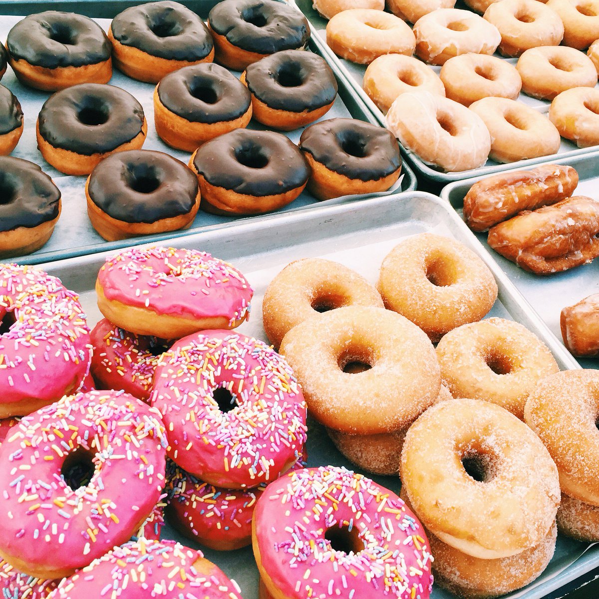 EmoryFarmersMkt's tweet photo. Tuesdays are for Farmers Markets! Stop by Cox Hall bridge before 3 p.m. to see our vendors, including @revolutiondonut! https://t.co/tpIBjd5f6Z