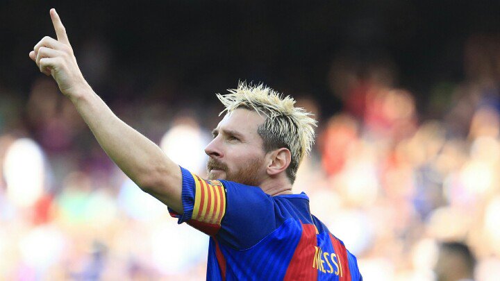 Fatimah0001's tweet photo. Lionel Messi Reveals The Only Footballer Who Is Better Than Him&amp;#8230
 https://t.co/0fG3WJJahx https://t.co/iLMOGcZfkQ