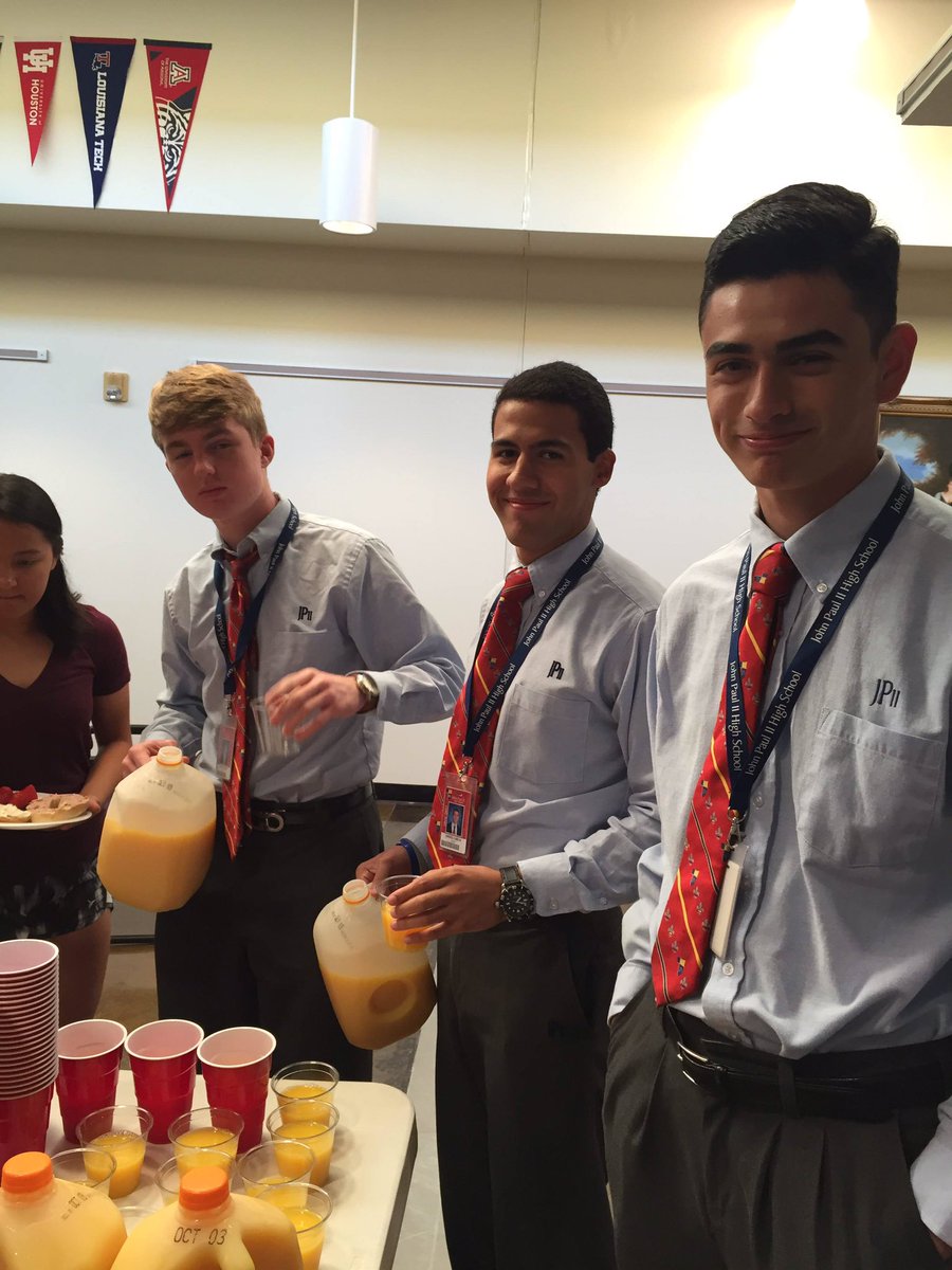 JPIIHS_2017's tweet photo. Great to see everyone at the first senior breakfast this morning! https://t.co/ijL9h0bQz0