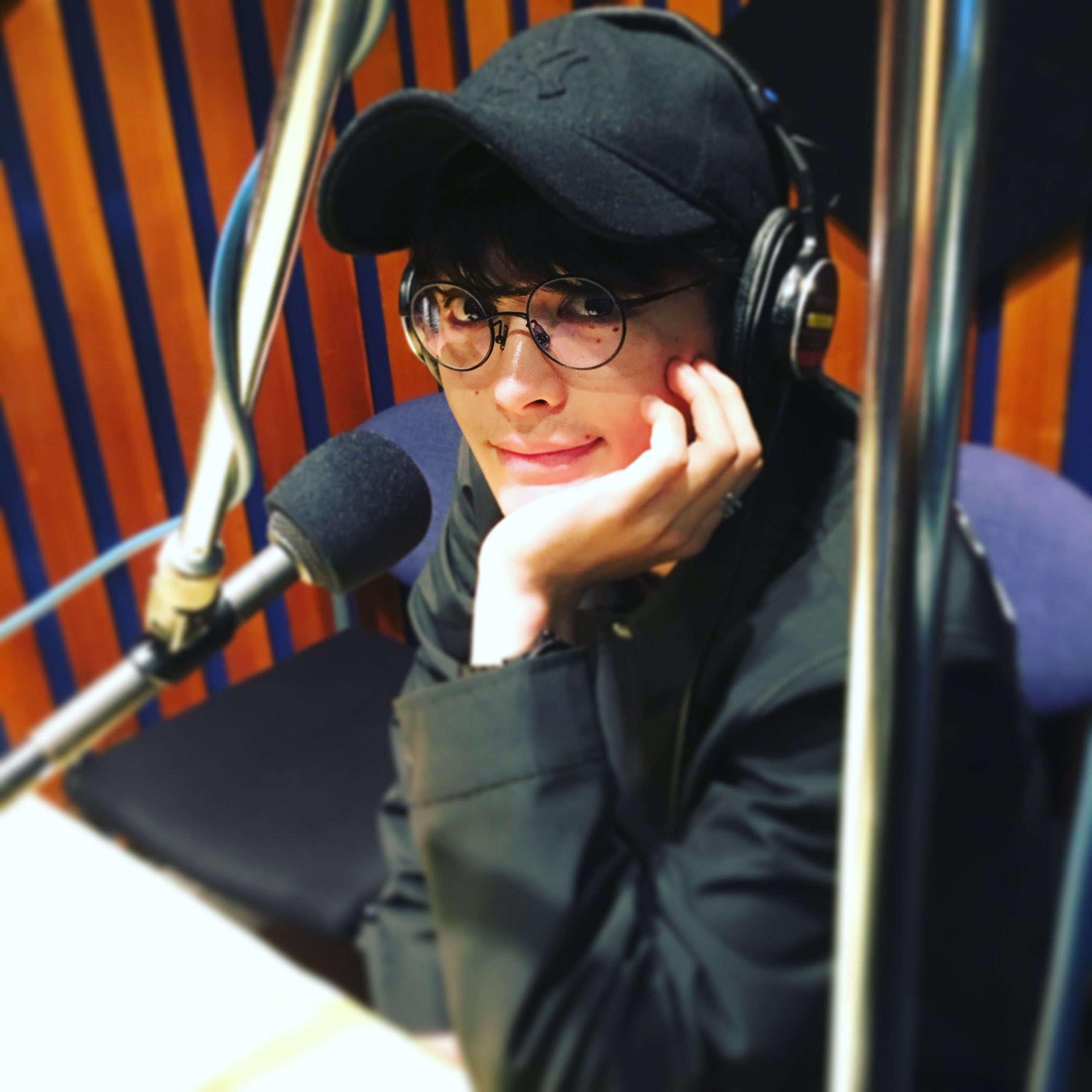 【送料無料】瀬戸康史さん掲載ページ（ポスターサイズ）#9699 瀬戸康史― 写真集」 - メルカリ