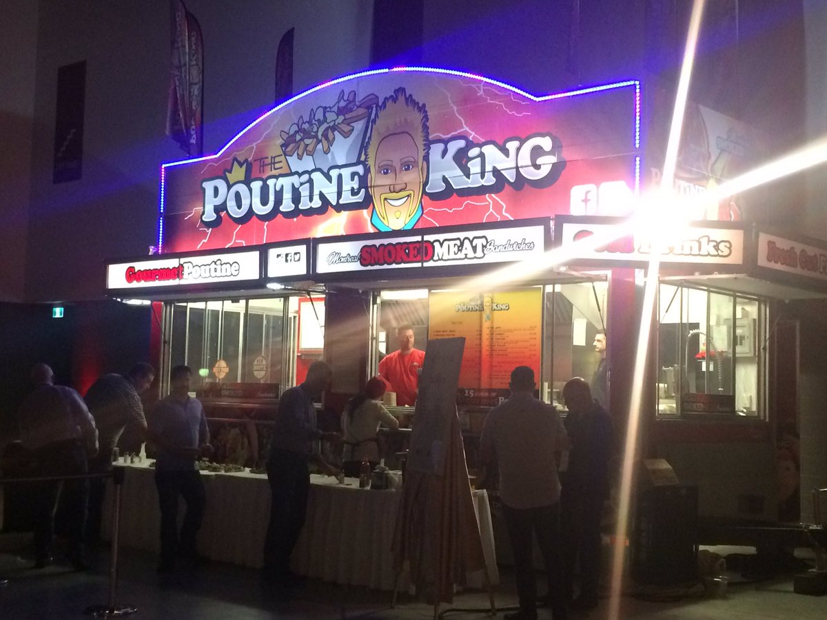 jessica_hogue's tweet photo. Who else got poutine last night at #apexsummit2016 https://t.co/bp1uVpFa6n